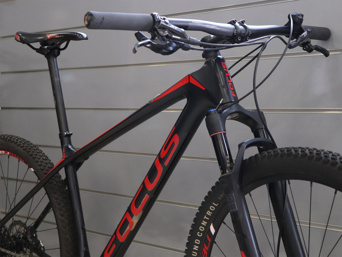 BICICLETA FOCUS RAVEN EVO 29 (M)