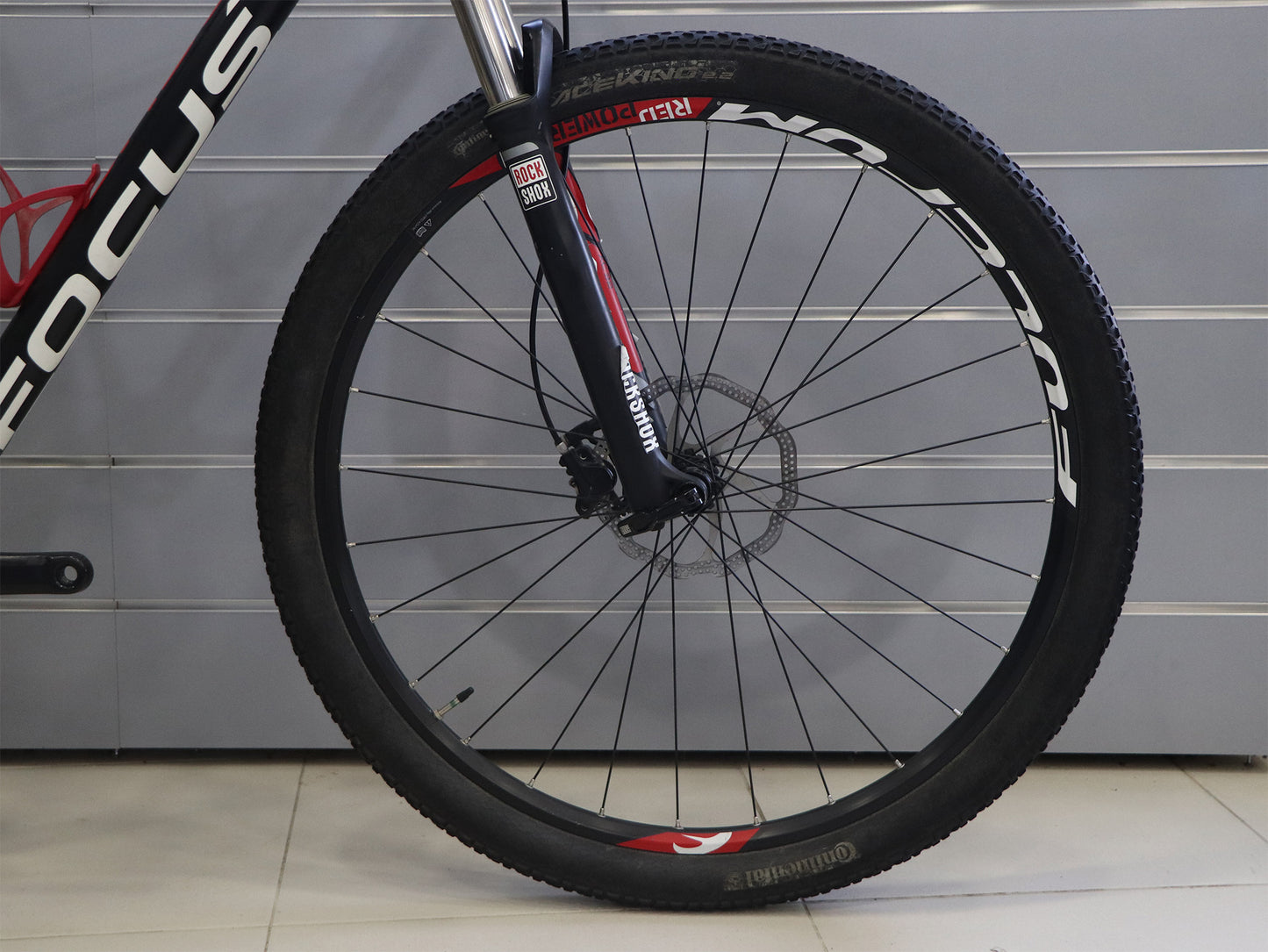 BICICLETA FOCUS BLACK FOREST 29R 4.0 (M)