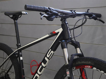 BICICLETA FOCUS BLACK FOREST 29R 4.0 (M)