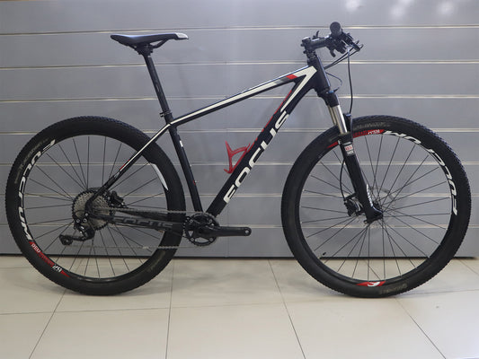 BICICLETA FOCUS BLACK FOREST 29R 4.0 (M)