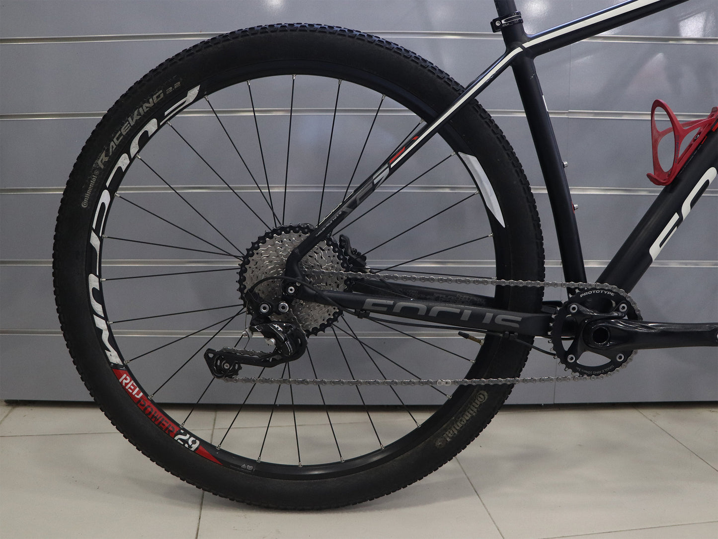 BICICLETA FOCUS BLACK FOREST 29R 4.0 (M)