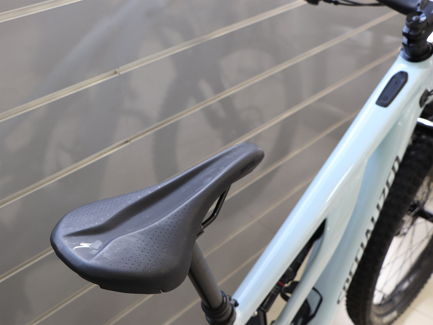 BICICLETA SPECIALIZED TURBO LEVO ALLOY (S3)