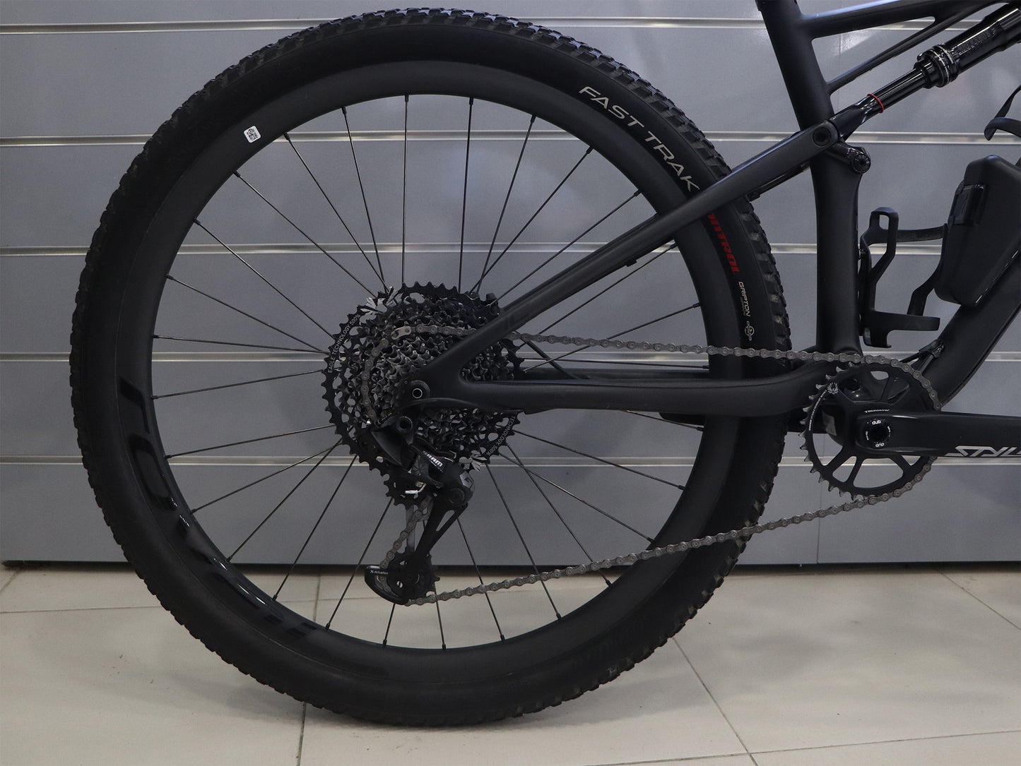 BICICLETA SPECIALIZED EPIC EXPERT CARBON (M)